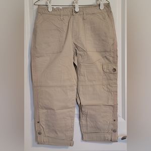 Sonoma Khaki color Size 8 Cargo Capris